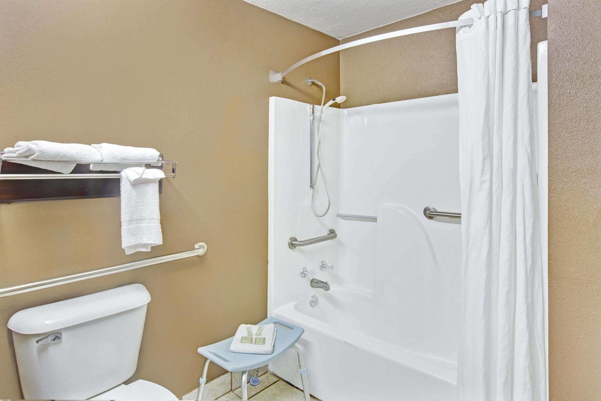 Super 8 By Wyndham Gaffney Hotel Ngoại thất bức ảnh